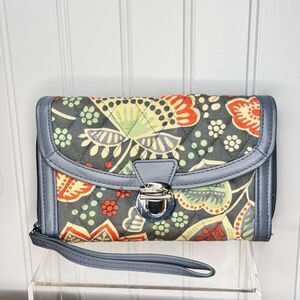 Vera Bradley Quilted Wallet With Wrist Strap Boho chic Clutch Nomadic Floral